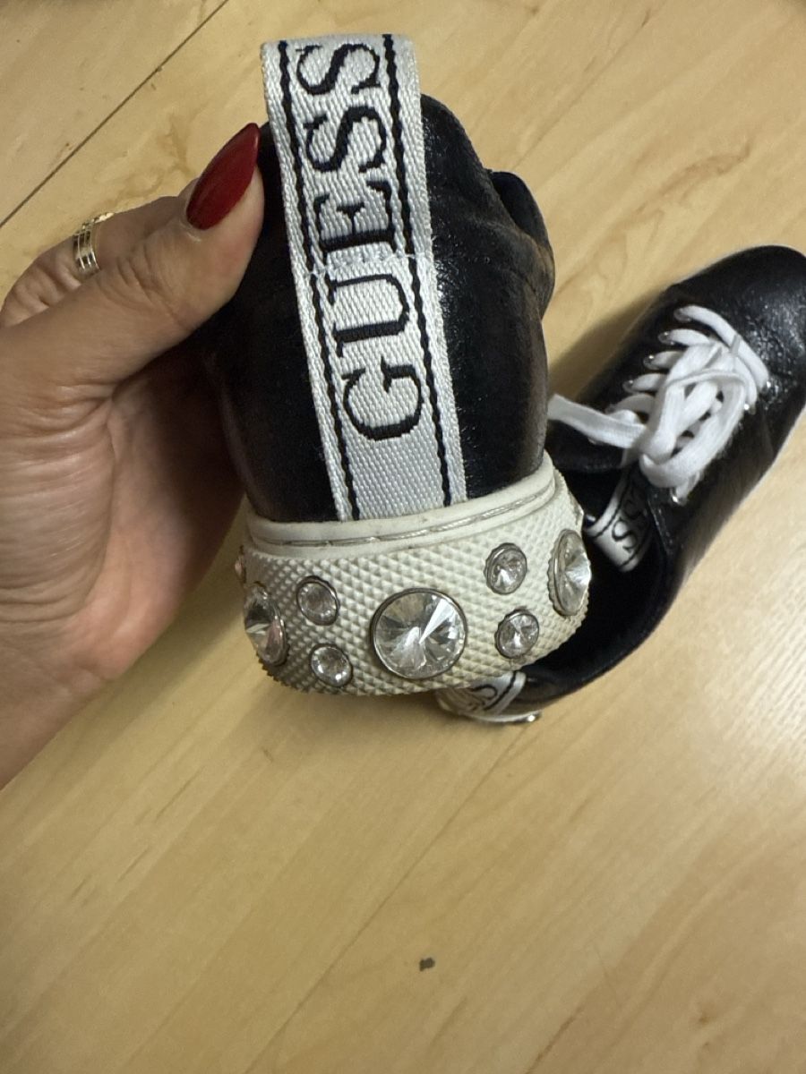 Guess Scarpe da donna: Guess Sneaker – Usato da Adliswil venduto da ole_6vxw 1