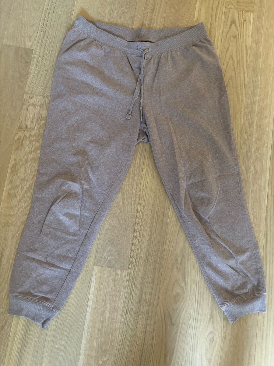 H&M Pantaloni: Jogginghose H&M Gr. L rosa meliert – Usato da Gwatt (Thun) venduto da Bioethanol01