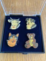 Pins Schweizer Familie