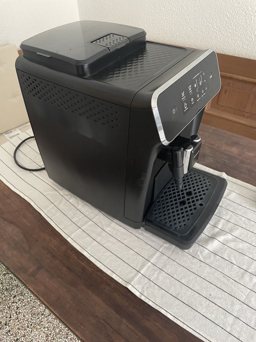 Philips Kaffeemaschinen & Espressomaschinen: Kaffeevollautomat Philips EP2224/10 – Gebraucht aus Bern von fannaraki 1