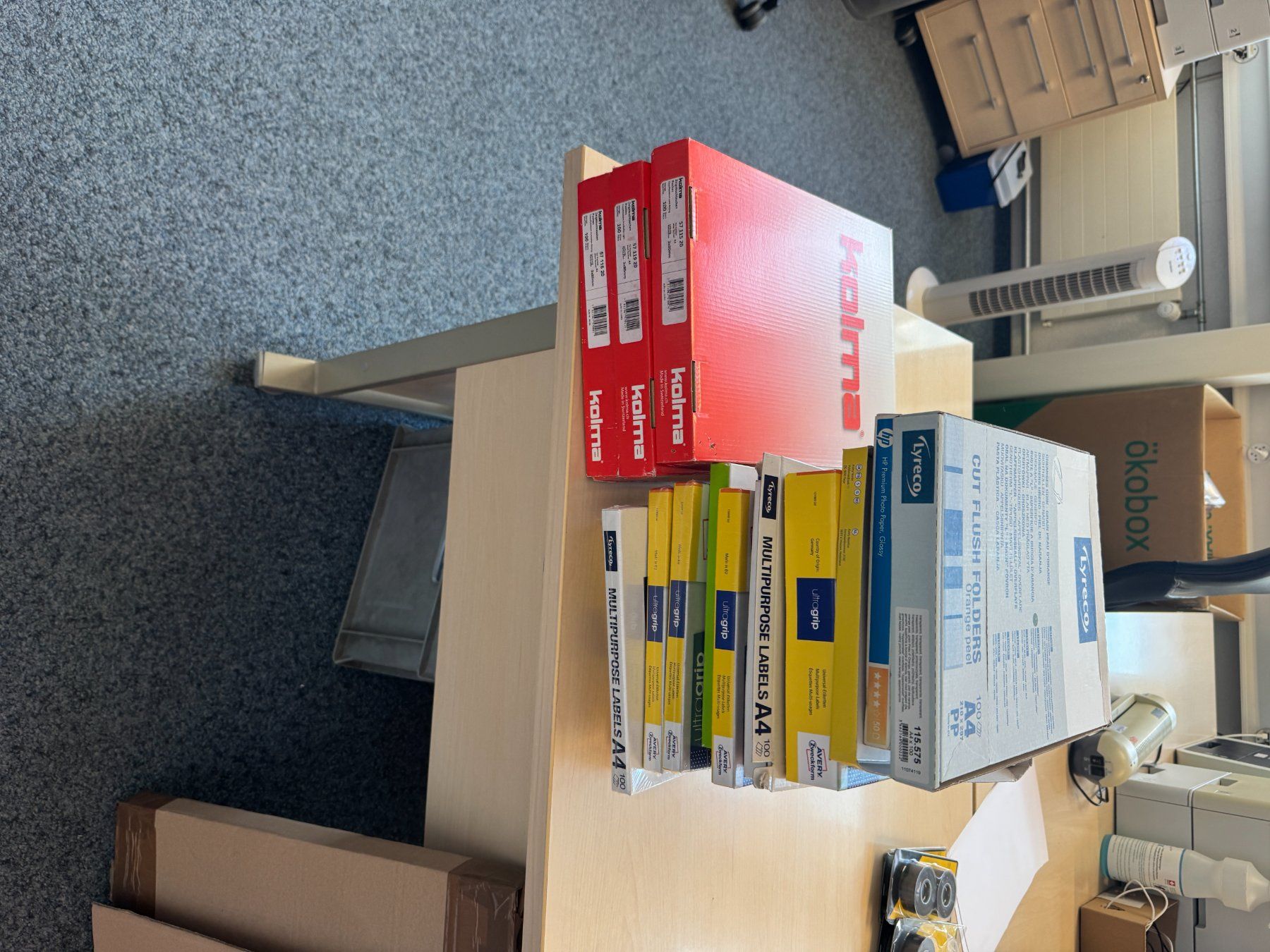Papier: verschiedene Büroartikel – D'occasion à Widnau par BenkeGmbH 1