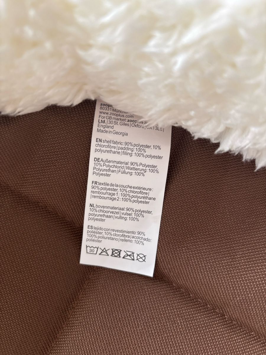 Liege- & Schlafplätze: Kuscheliges Hunde-/Katzenbett – Neu und originalverpackt aus Muri AG von ReBoutique 3