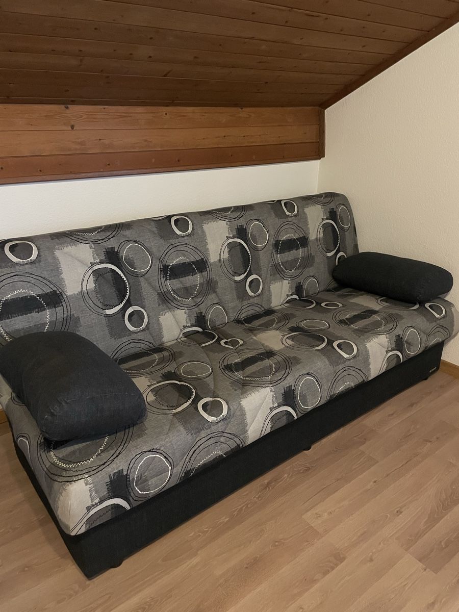 Divani: Bettsofa / Couch mit Staukasten, gemütlich & praktisch – Usato da St. Gallen venduto da wackydani