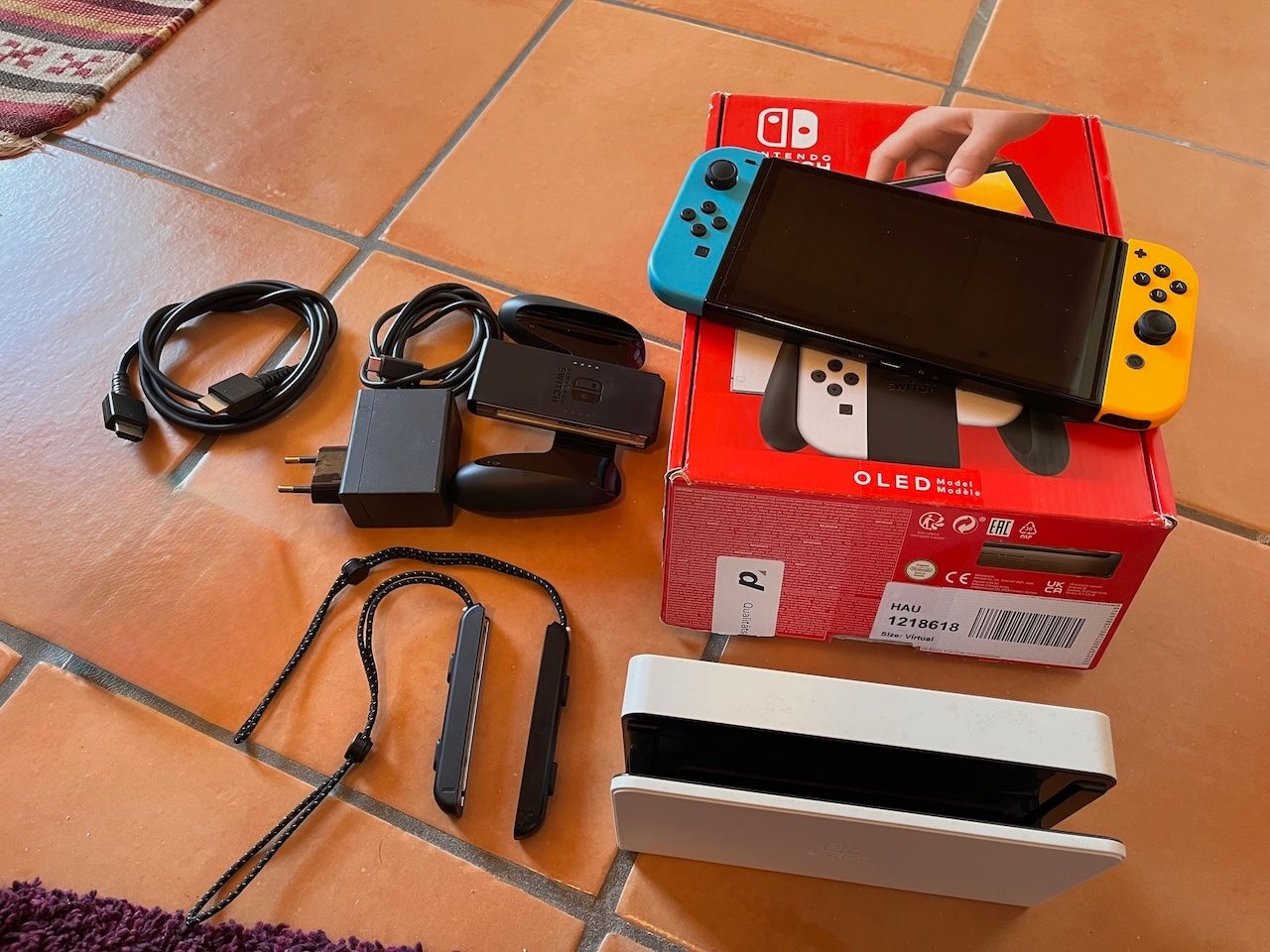 Nintendo Consoles: Nintendo Switch OLED – D'occasion à Eclépens par meegogeem