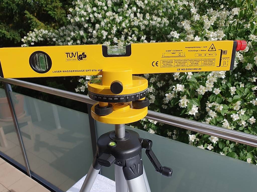 Tutti gli attrezzi: neue Laserwasserwaage EPT-97A mit Stativ – Nuovo e nell'imballaggio originale da Sirnach venduto da GaudiBLC 1