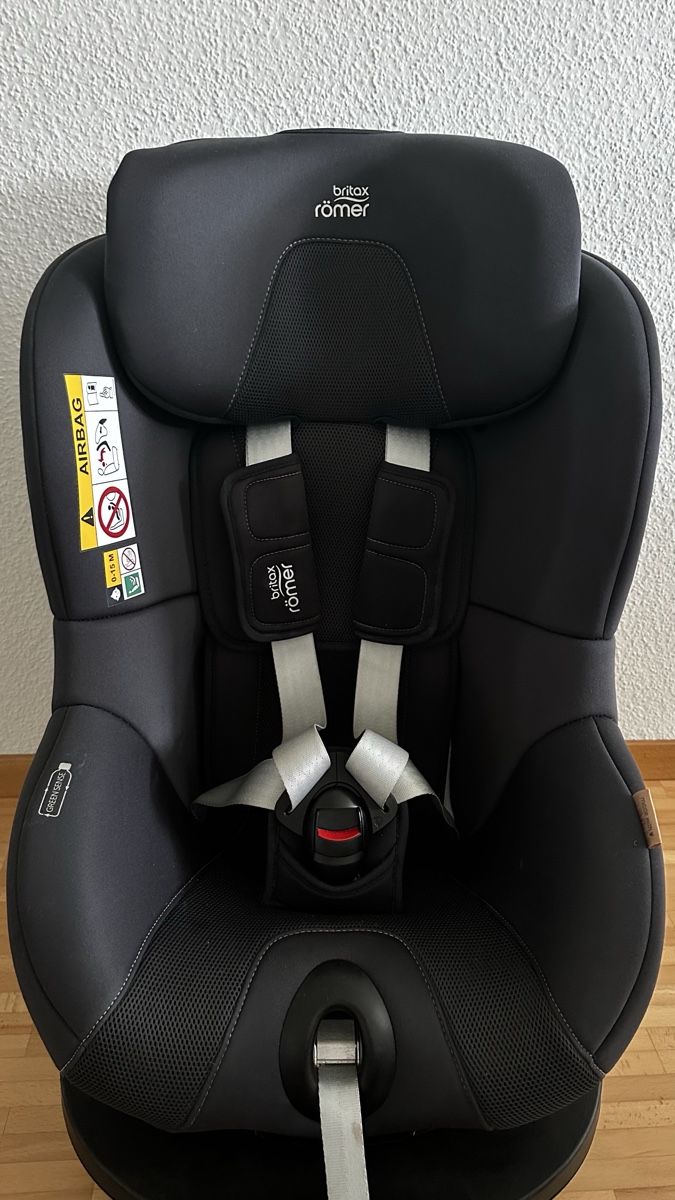 Britax Römer Seggiolini per auto: Britax Römer Dualfix M Plus Kindersitz  – Usato da Zürich venduto da KrisZH