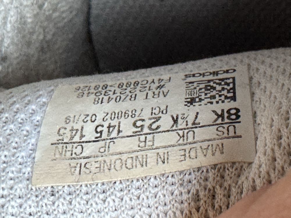 Adidas Scarpe per ragazzi: Adidas Kinderturnschuhe Gr. 25 – Usato da Zürich venduto da Sebi999 2