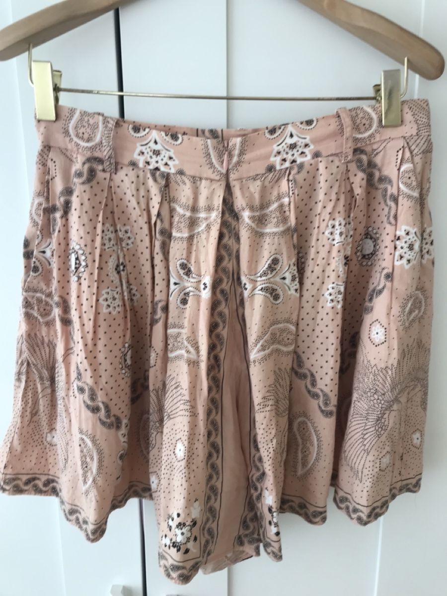 Sandro Pantaloni: Sandro Shorts – Usato da Zürich venduto da jujusi 2