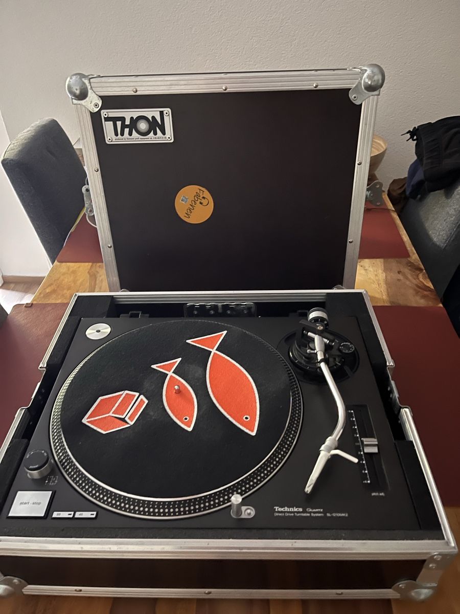 Technics Plattenspieler: 2 Technics 1210 Mk2, erste Hand. – Neu (gemäss Beschreibung) aus Burgdorf von fab_k87l