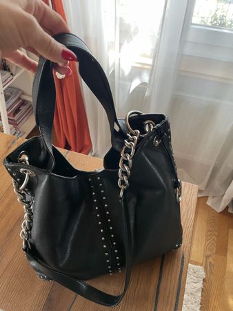Schwarze Michael Kors Tasche mit Nieten - Top Zustand!