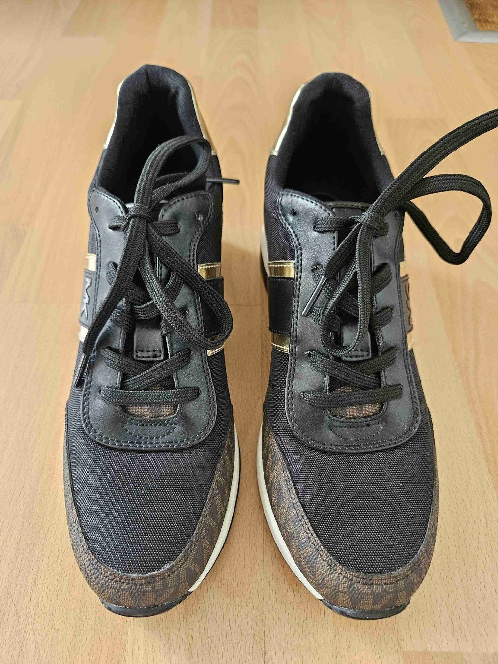 Michael Kors Chaussures femmes: Michael Kors Sneaker, Grösse 40 – D'occasion à St. Gallen par Rebiili