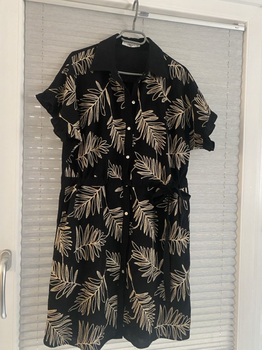 Tuniche: Robe tunique noire avec motifs dorés  – Usato da Granges VS venduto da avm_mj7b
