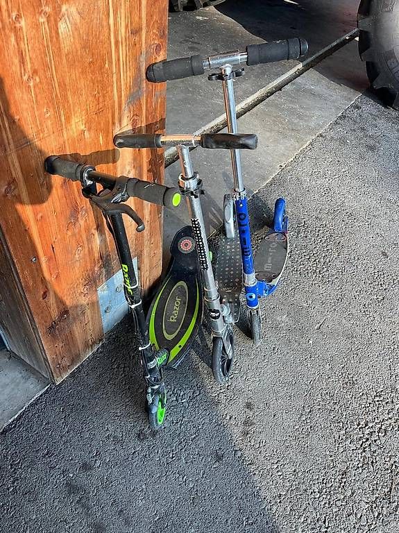 Kickboard: 3 Kinder-Trotti / Scooter – D'occasion à Einsiedeln par zuechi62