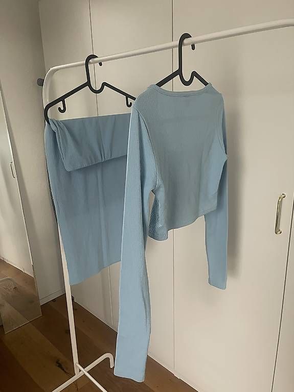Lots de vêtements: Blauer zweiteiler – Neuf avec emballage d'origine à Erlinsbach SO par mel_9nj8 1