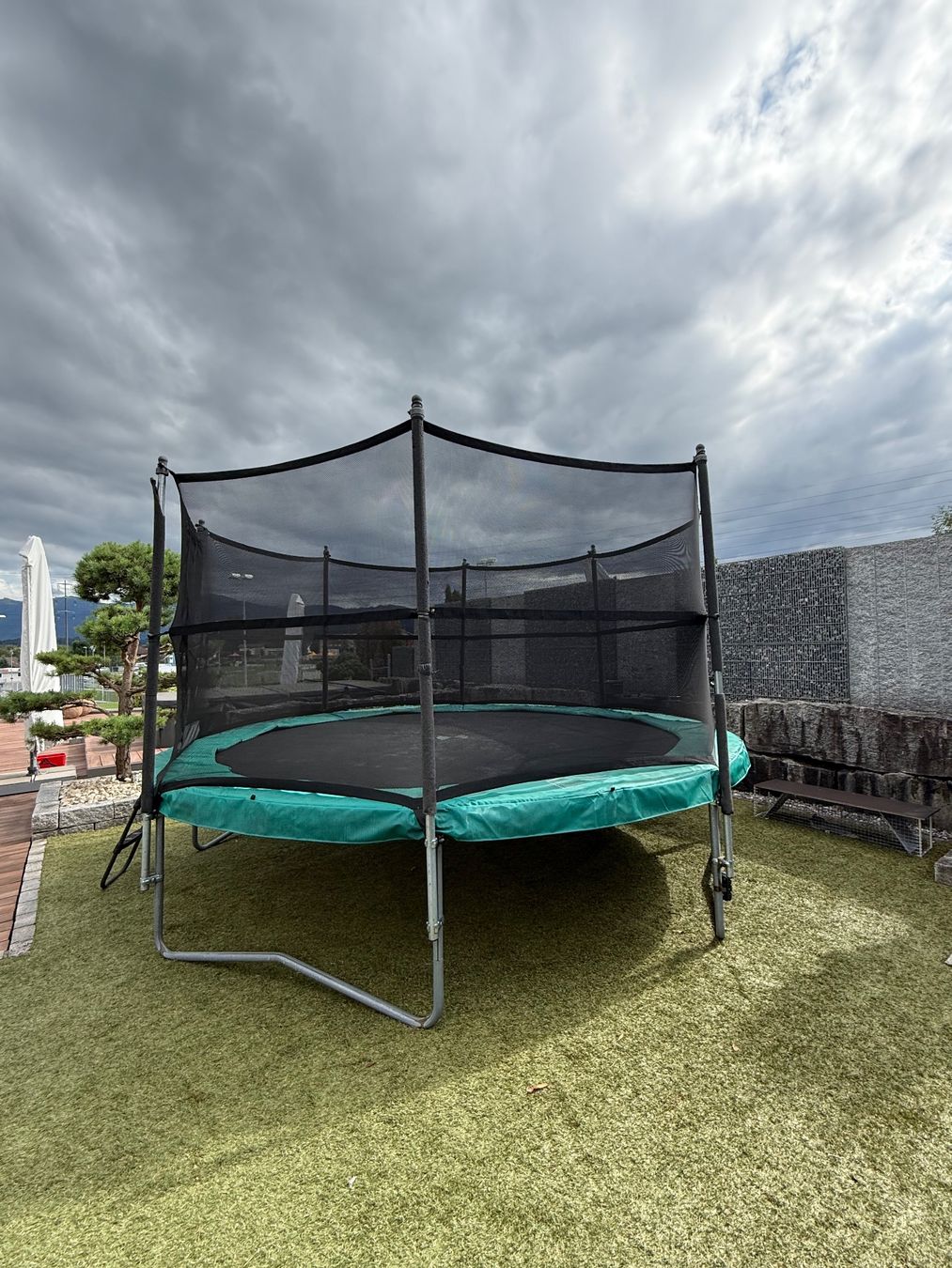 Trampolini: Berg Trampolin Durchmesser: 430cm – Usato da Eschenbach SG venduto da Starchief1956 3