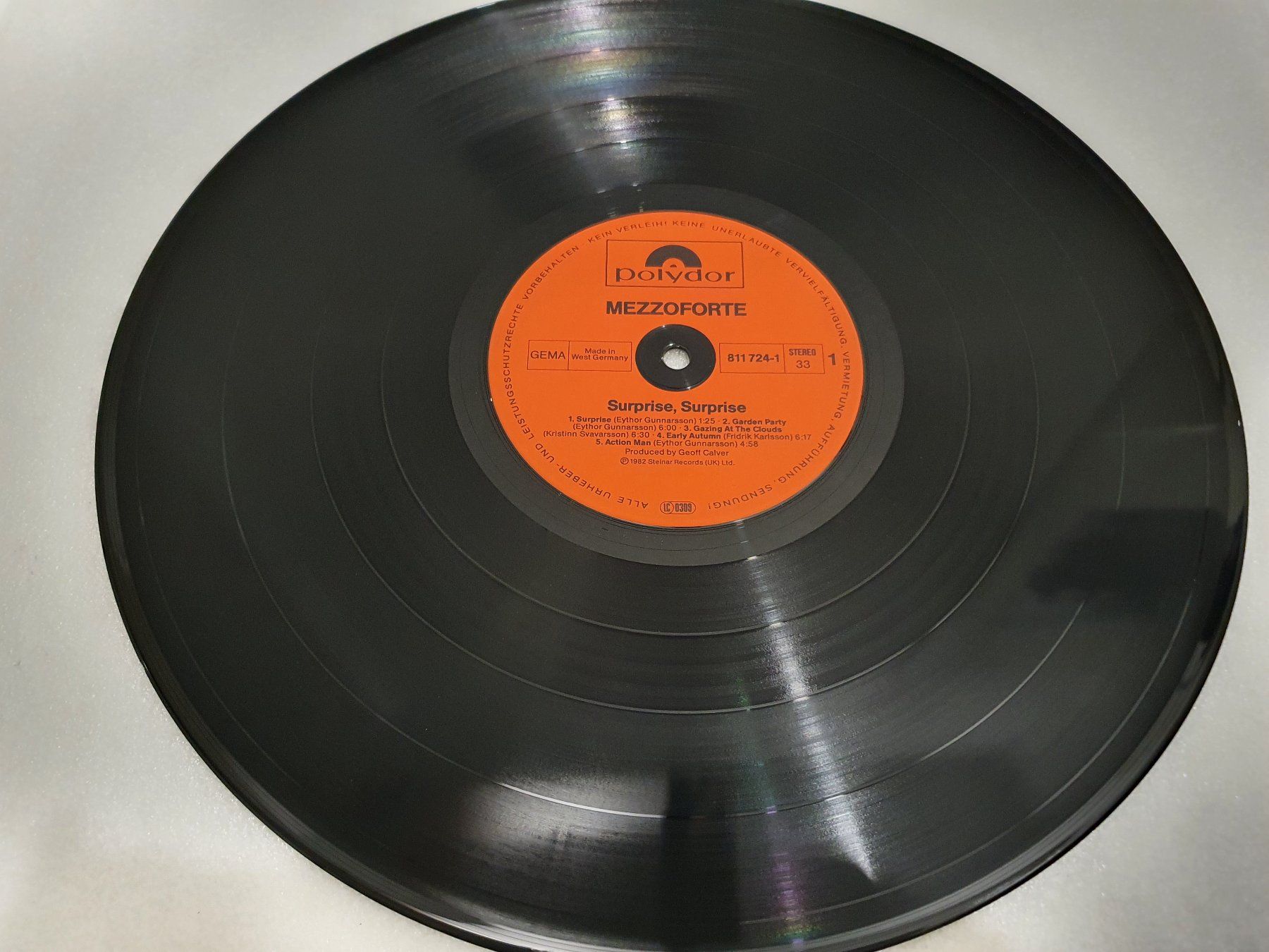 Dischi in vinile: Mezzoforte – Surprise, Surprise – Usato da Uster venduto da Vinyl-Leidenschaft 2