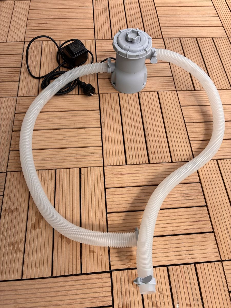 Pompe & Parti di ricambio: Pool filter pump  – Usato da Mont-sur-Rolle venduto da MsRVD