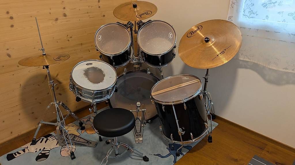Strumenti musicali: Schlagzeug – Usato da Lungern venduto da Sonne0813 3