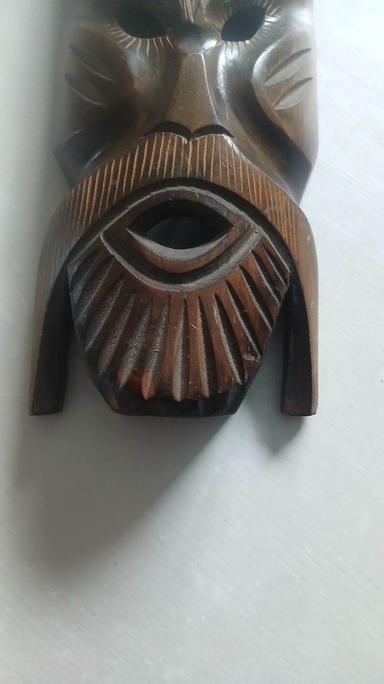 Internationale Kunst: Afrikanische Holzmaske – Gebraucht aus Udligenswil von Quarz2002 2