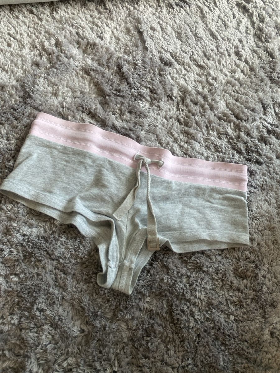 Diesel Pantaloni: Shorts Diesel – Usato da Zürich venduto da lcl_r88r
