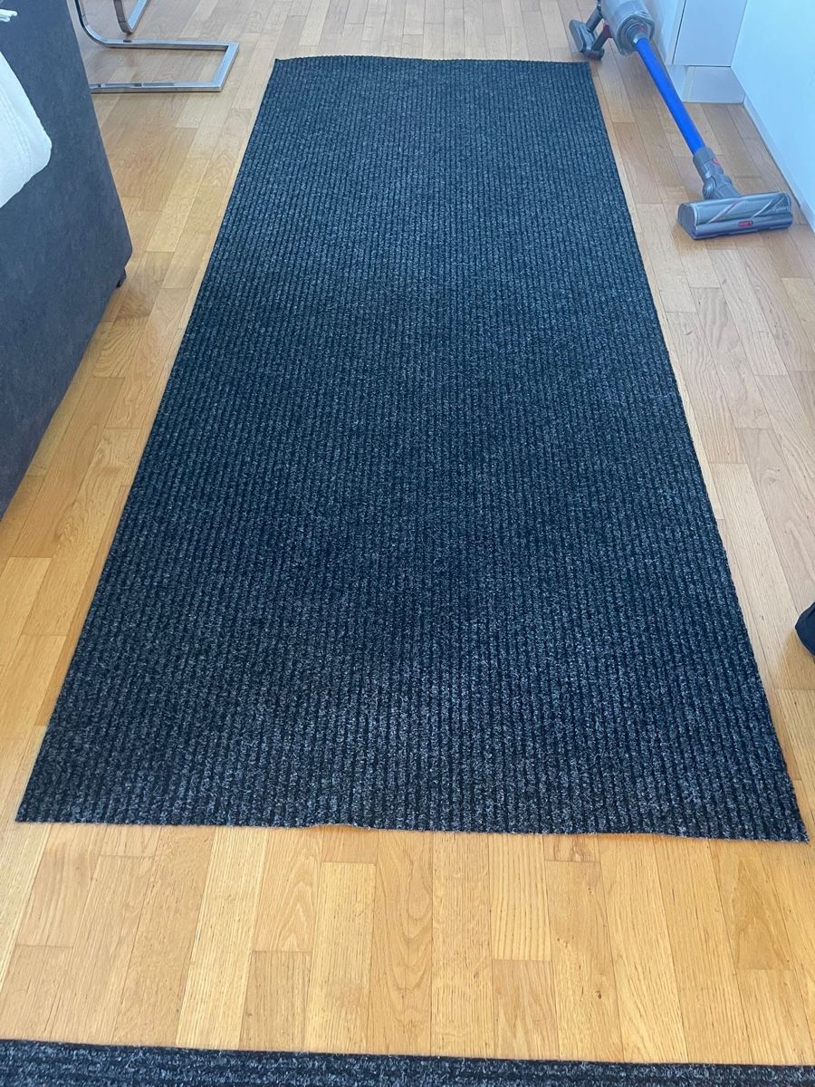 Teppiche: Rutschfester Teppich – Neu (gemäss Beschreibung) aus Wetzikon ZH von iva_f65f