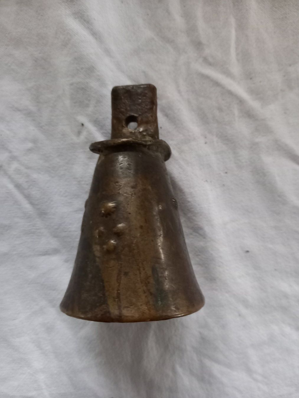 Campanacci mucche: Clochette ancienne artisanale en bronze – Usato da Rossens FR venduto da Souris1 2