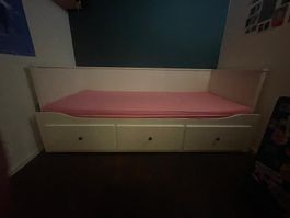 IKEA "Hemnes Tagesbett" mit Matratzenauflage (gebraucht)
