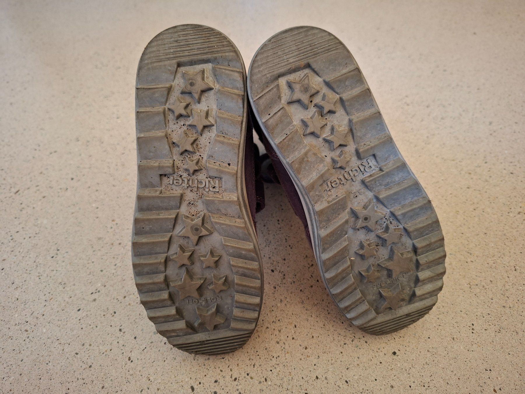 Chaussures filles: Winterstiefel 32 – D'occasion à Schwerzenbach par wijtske 1