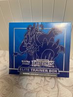 Pokémon Kampfstile Top-Trainer Box Blau