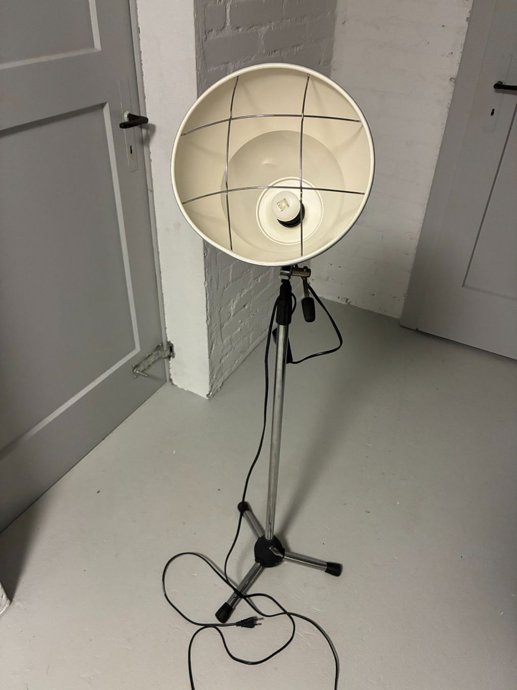 Lampade: Stehlampe Industrial-Look – Usato da Zürich venduto da LotteV