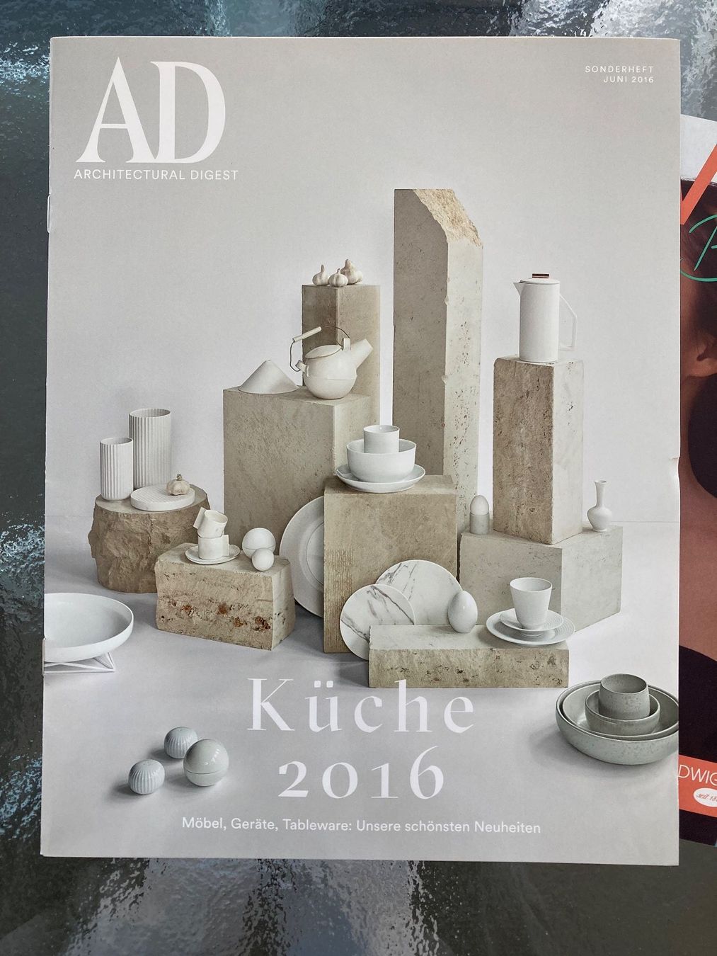 Riviste & Magazine: AD Magazin Architectural Digest, Juni 2016, mit Küchen Heft – Nuovo (secondo la descrizione) da Zürich venduto da dolcicaramelle2 2