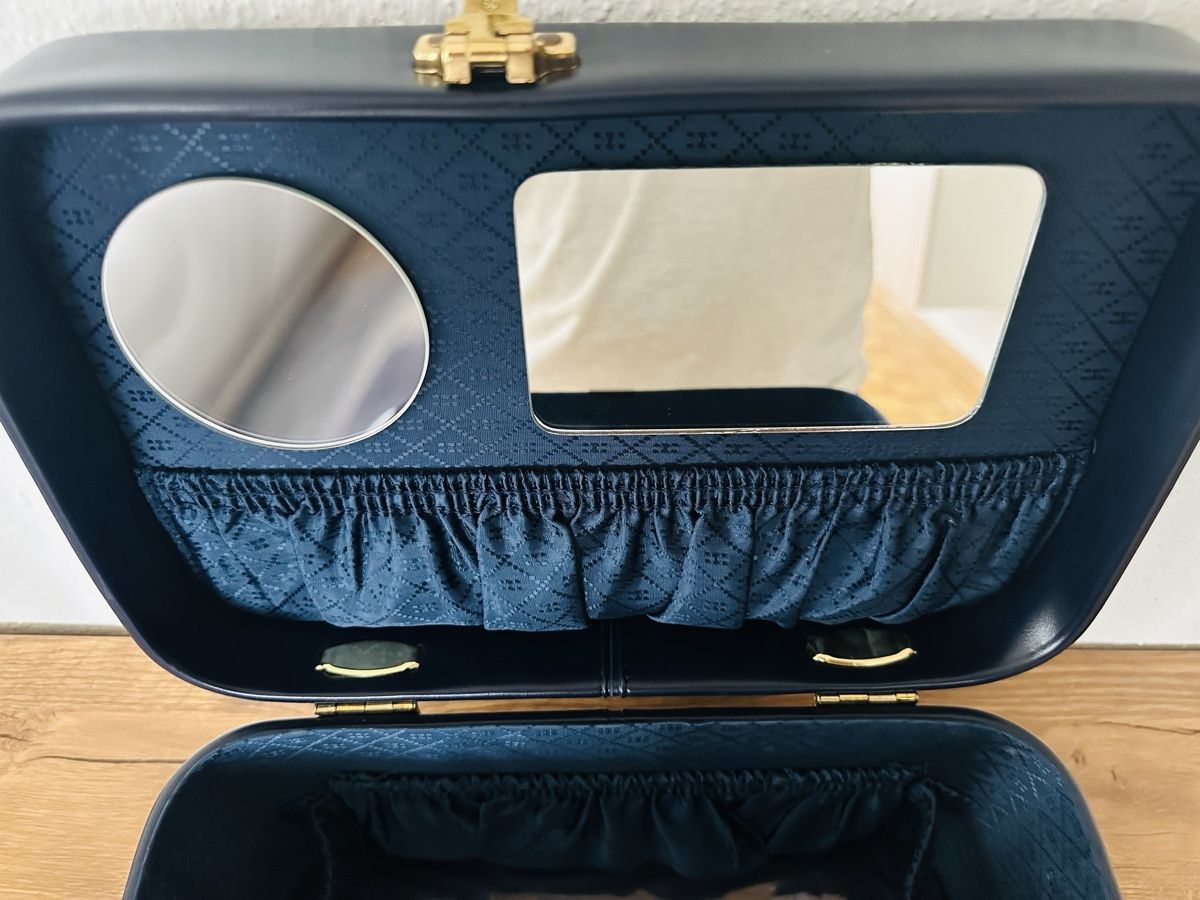 Custodie per cosmetici: AMIET beauty case vintage – Usato da Brügg BE venduto da Goob 5