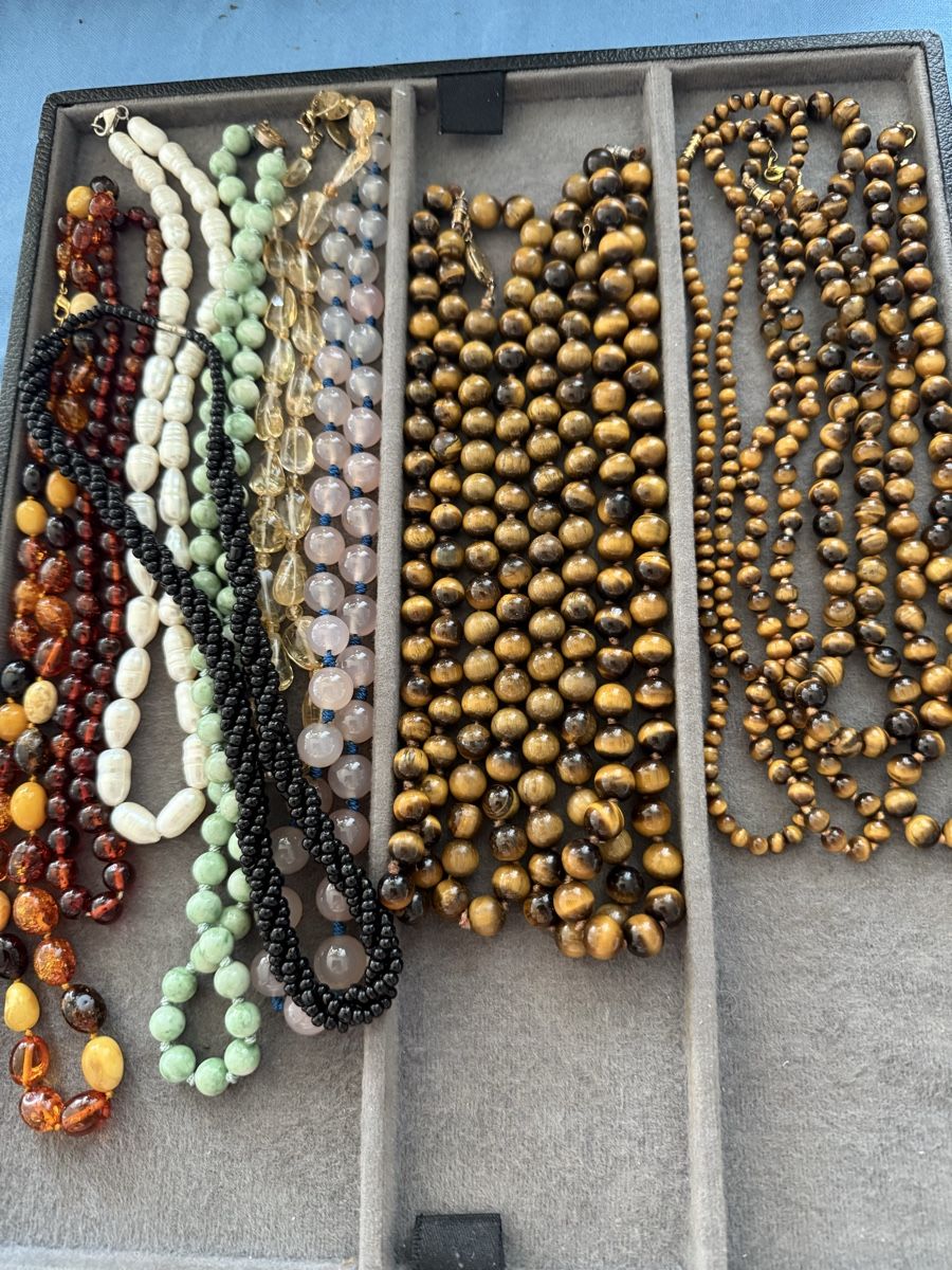 Colliers: Collier ras-de-cou lot perles assorted  neuf – Neuf avec emballage d'origine à Thonex par Dashan