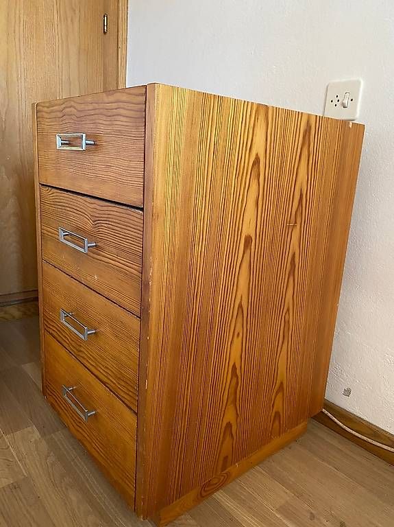 Commodes: Schubladenkorbus aus Holz – D'occasion à Solothurn par dmo_25