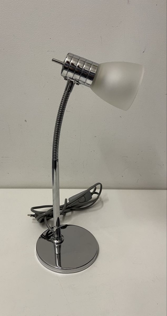 Scrivanie: Knickbare Schreibtischlampe, Tischlampe, Chrom – Usato da Sutz venduto da Stampfli2