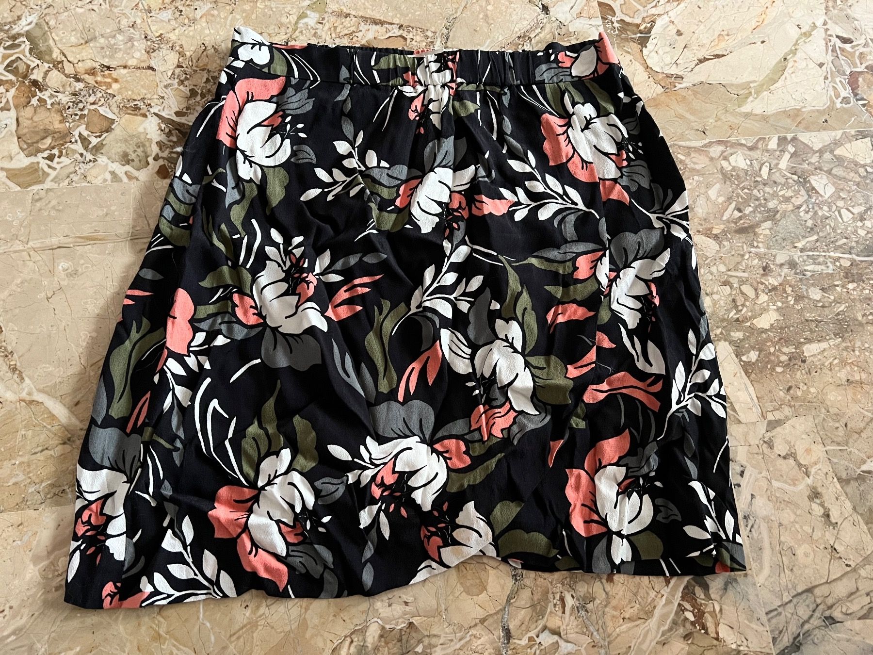 Gonne: Loft Minirock S 36 – Usato da Chiasso venduto da ludi_a6