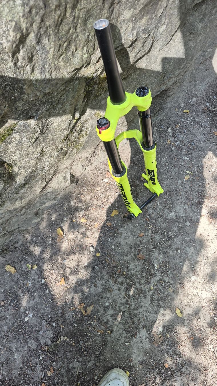 Radon Biciclette: Enduro Radon slide 160 carbon team replica – Usato da Morges venduto da Alex_9410 5