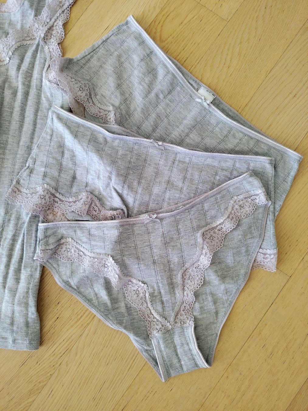 Calida Altra biancheria intima: CALIDA Wäsche SET light grey Taille XS  – Usato da Buchrain venduto da QueenyHE51 2