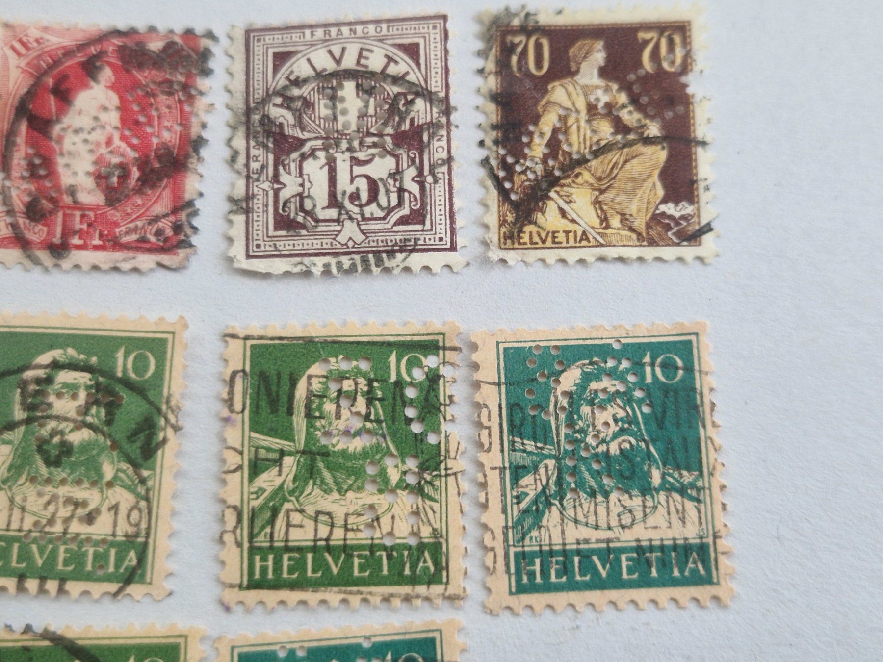 Tutti i francobolli: Ansammlung Perfin, ab 1.- – Usato da Burgdorf venduto da Glossy01 2