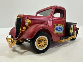 1936 Ford V8 Pickup 1:18, mattrot, SOLIDO