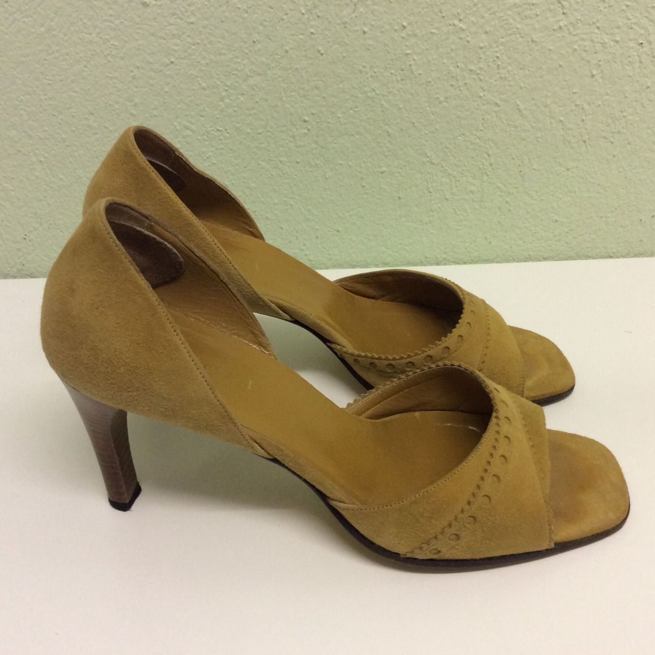 Gucci Scarpe da donna: Gucci open-toe suede sandals – Usato da Zürich venduto da LoveFashion76 2