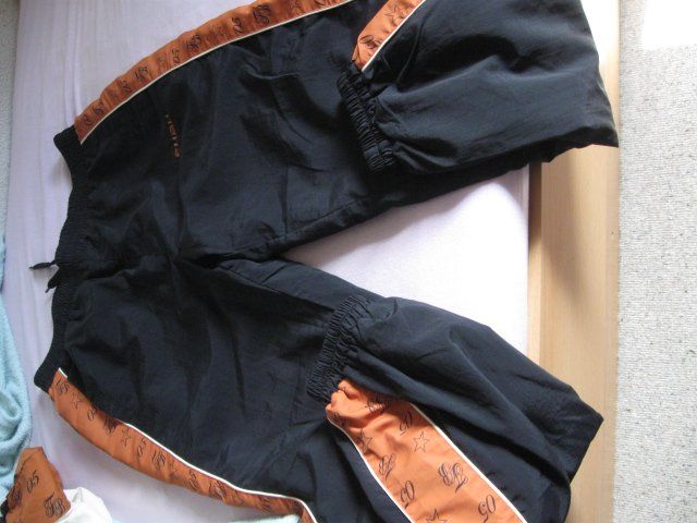 Fubu Pantaloni: FUBU JOGGERHOSE!! – Nuovo (secondo la descrizione) da Zürich venduto da Rwinnie