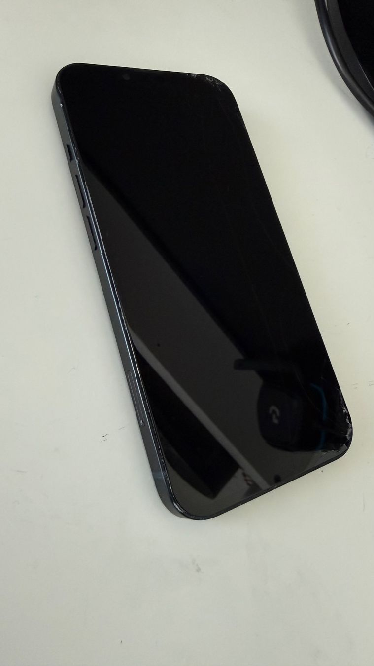 Apple Handys / Smartphones: Iphone 13 noir, 128 GB – Gebraucht aus La Neuveville von ism_8qnt