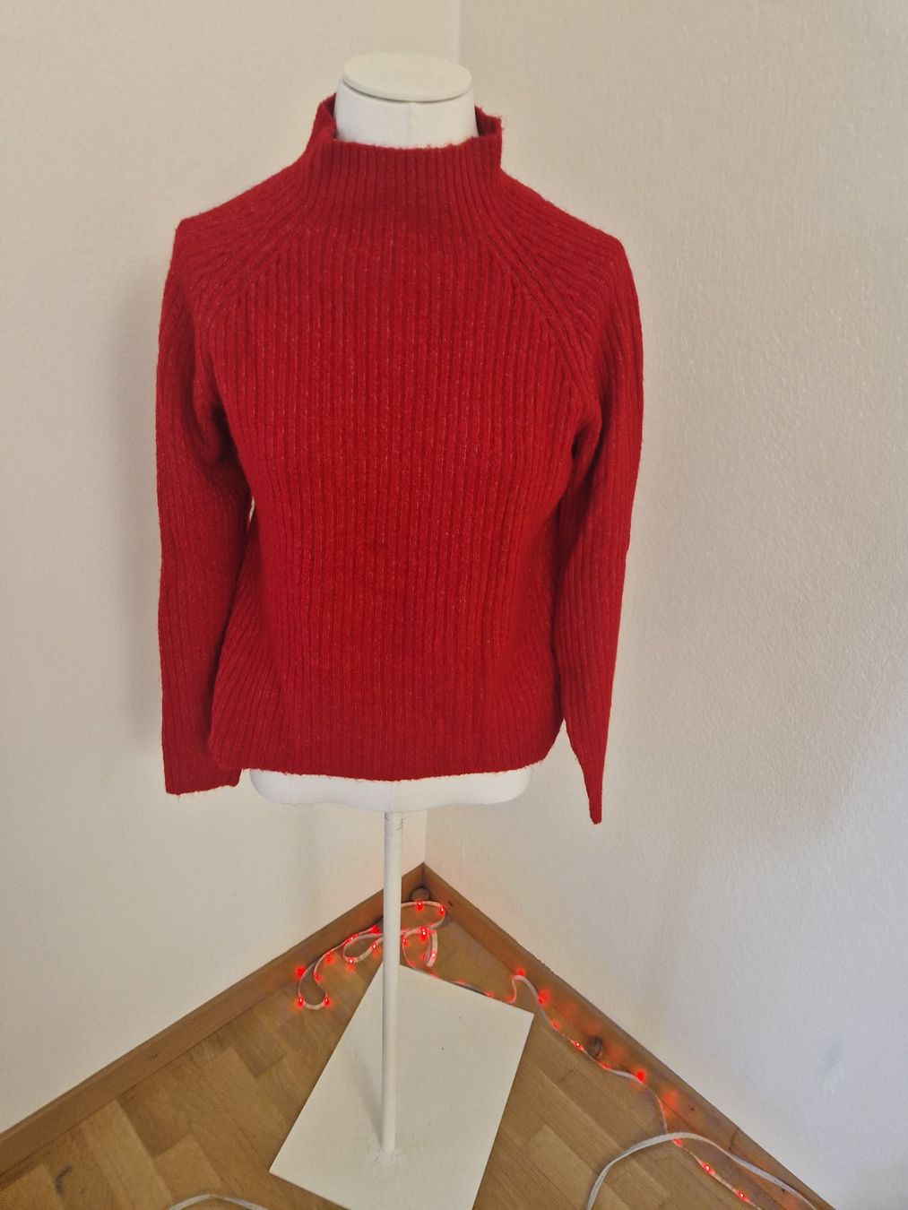Maglioni & Felpe: Festlicher roter Strickpullover Gr. S – Nuovo (secondo la descrizione) da Glattbrugg venduto da hap_8w8v