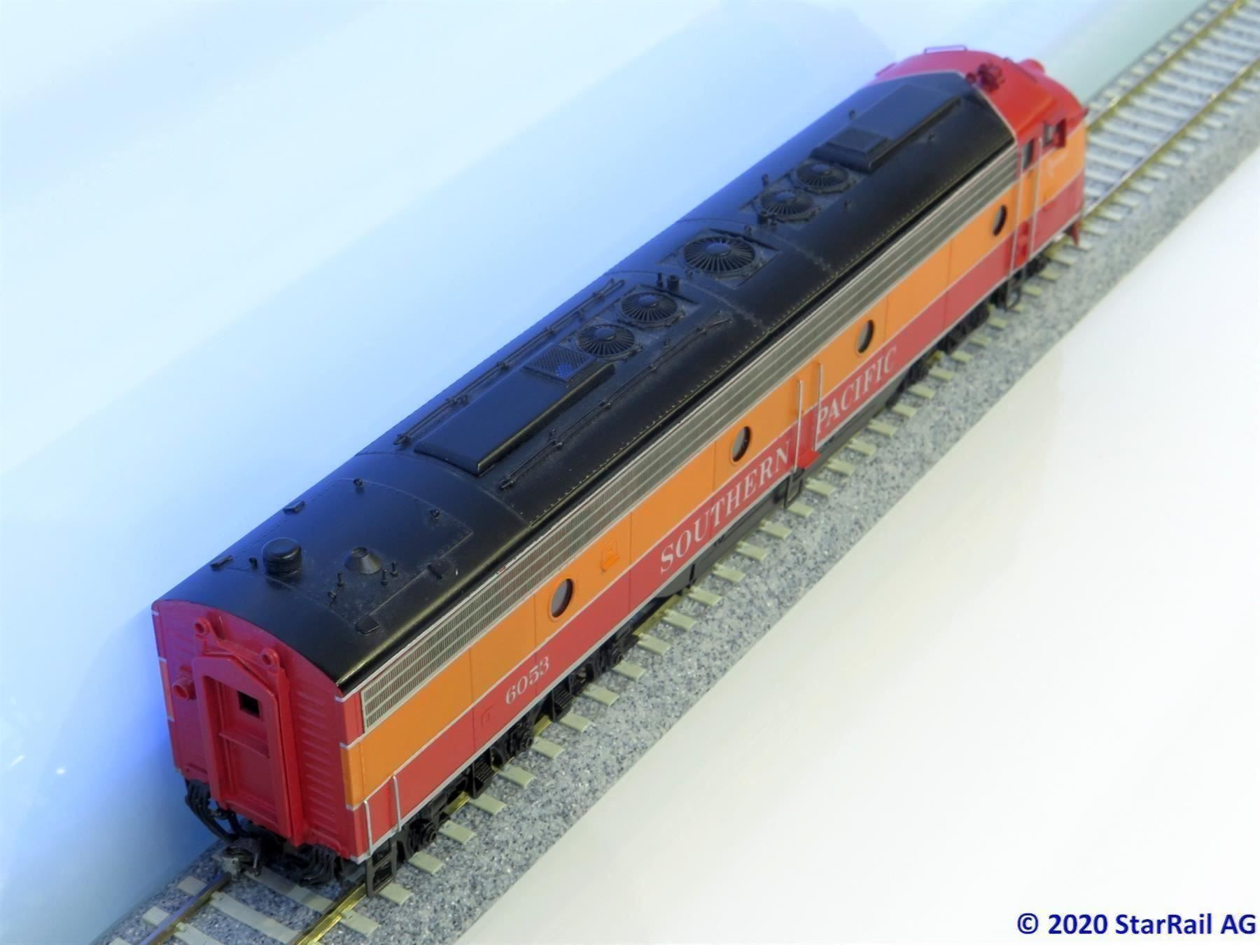 Modellini di ferrovie: Oriental 2400HP Southern Pacific EMD E9 – Usato da Ennetbaden venduto da StarTrain 4