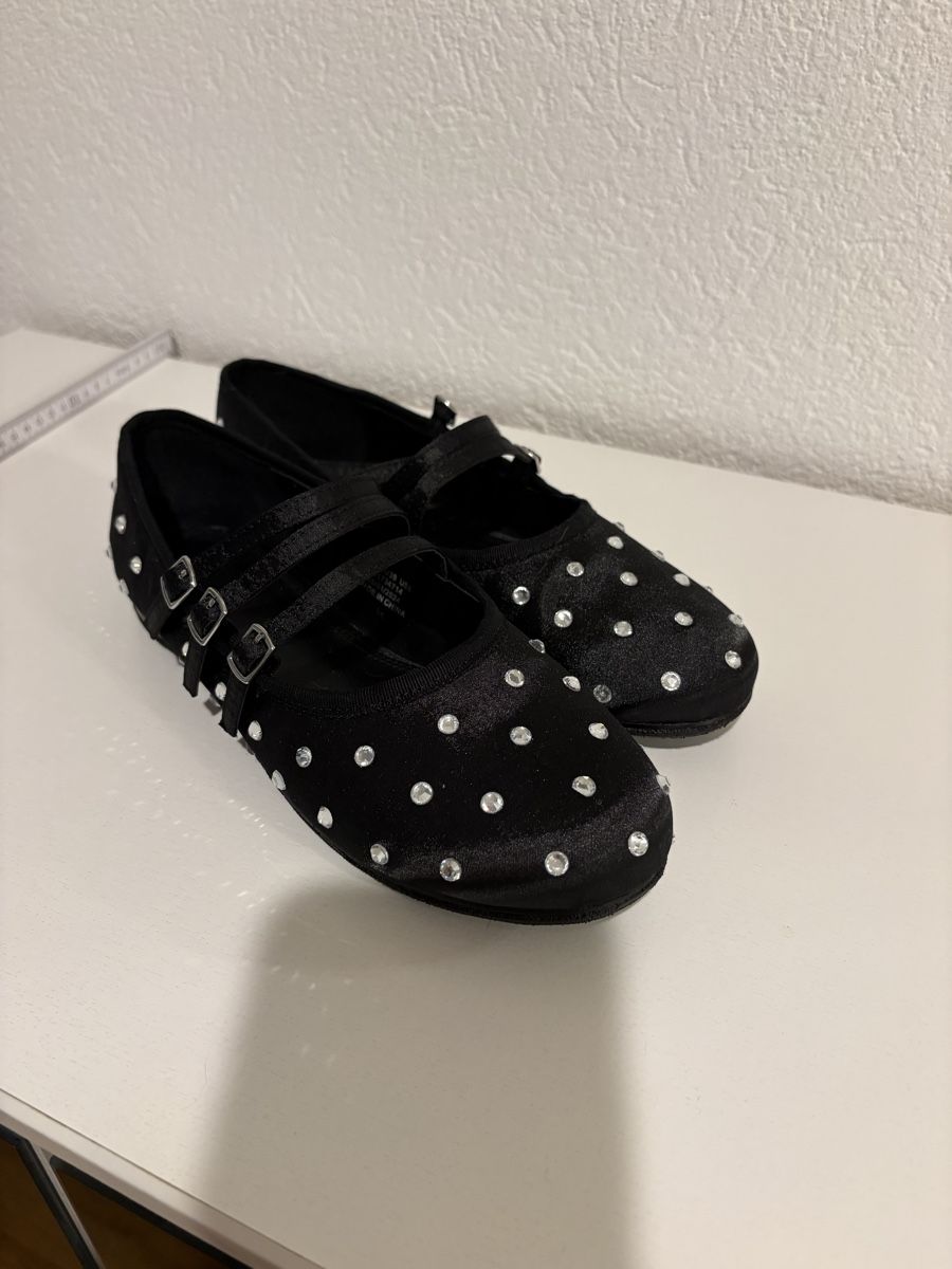 Asos Damenschuhe: NEU: Ballerina mit Schmucksteinen – Neu (gemäss Beschreibung) aus Bülach von kittygismo