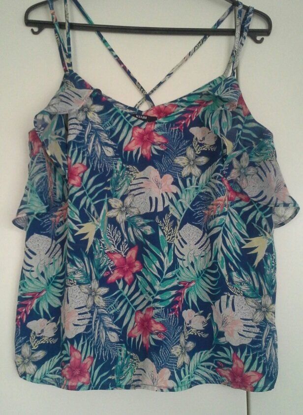 Tops: Splendide Top KIABI fleuri, NEUF, taille S – Neu (gemäss Beschreibung) aus Chavornay von mimi1373