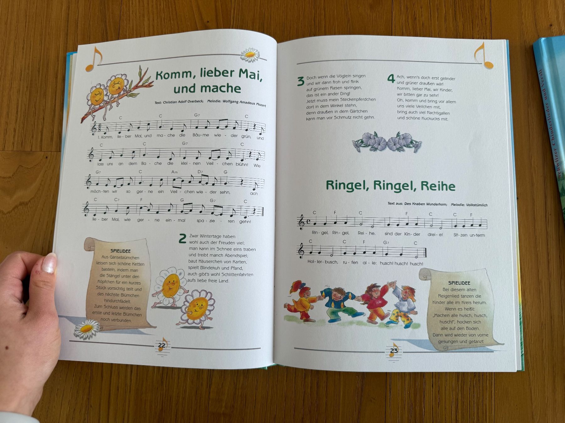 Libri: 2 Kinder Singbücher gebunden mit Hardcover – Nuovo (secondo la descrizione) da Sissach venduto da laura.x4 5