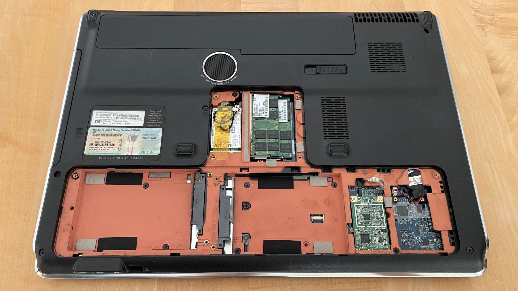 Hewlett Packard Notebook: HP Pavilion dv7-1236ez - HP-Laptop – Difettoso da Zürich venduto da salsabaer 7