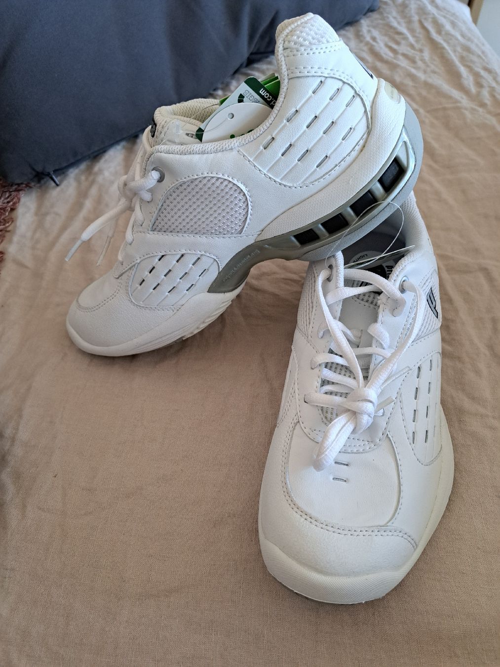 Scarpe da donna: Tennisschuhe Prince 39 NEU – Nuovo (secondo la descrizione) da Bern venduto da M.J.R. 1